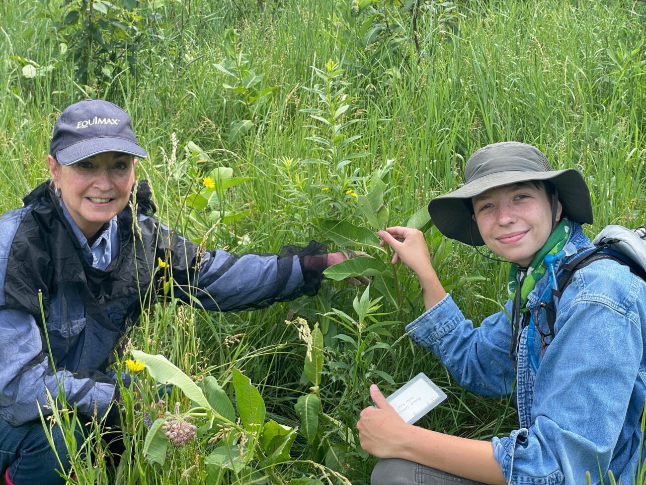 two volunteers at sweetwater